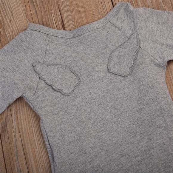 Adorable Infant Gray Bodysuit!! - Picture 4 of 5